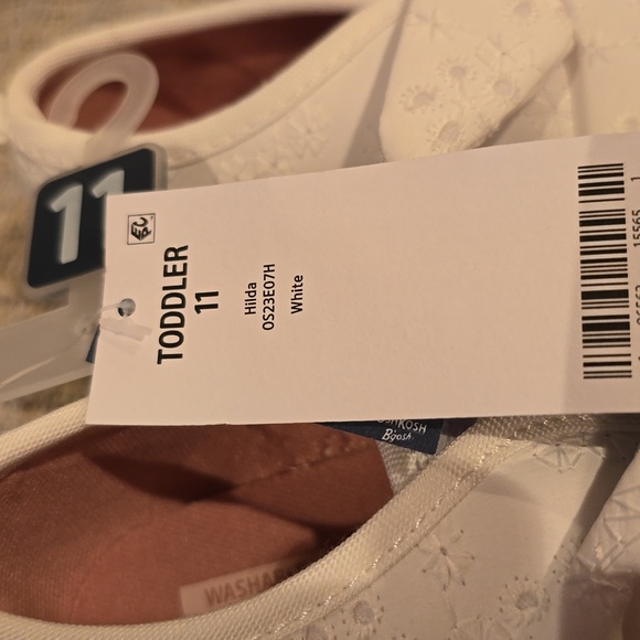 OSHKOSH BRAND TODDLER GIRLS WHITE SLIP-ON EYELET SNEAKERS SIZE 11 - Picture 13 of 15